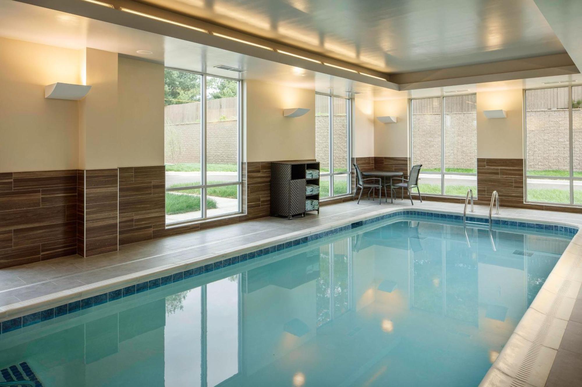 Fairfield Inn & Suites By Marriott Louisville Northeast Eksteriør billede