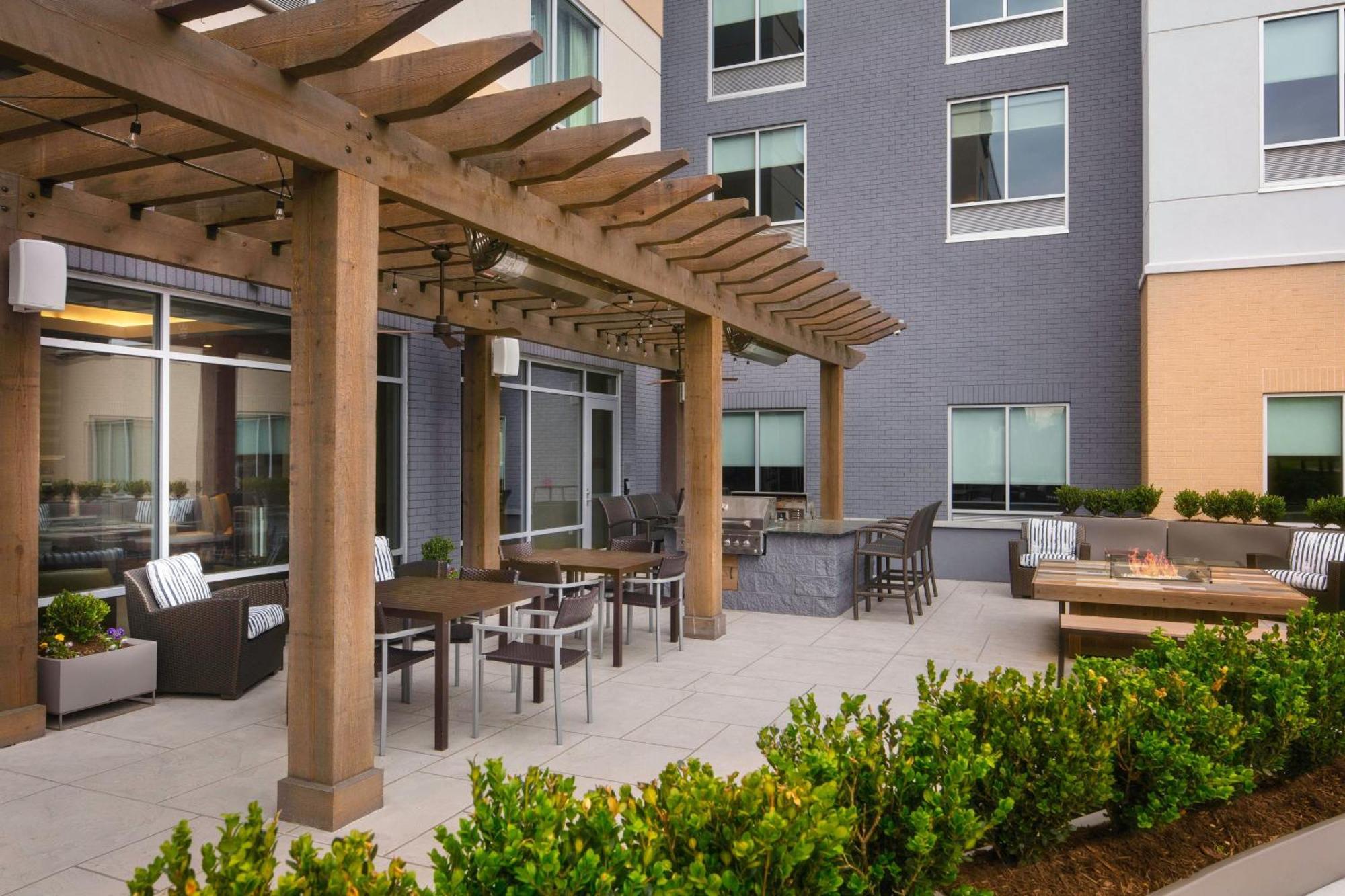 Fairfield Inn & Suites By Marriott Louisville Northeast Eksteriør billede